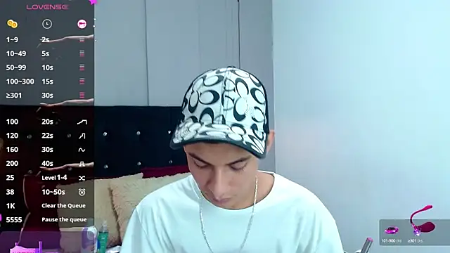 Oliver king sex online show from 22, 3, 2025