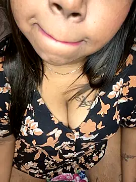 Snapshot of IndieSM chatting on 28, 11, 2025 IndieSM online show from 28, 11, 2025