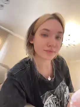 Snapshot of Holly_Molii chatting on 14, 6, 2026 Holly Molii online show from 14, 6, 2026
