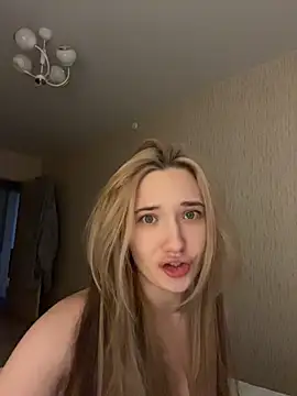 Holly Molii online show from 1, 6, 2026
