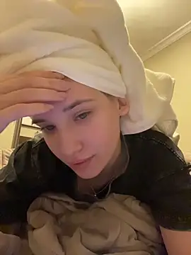 Snapshot of Holly_Molii chatting on 13, 6, 2026 Holly Molii online show from 13, 6, 2026