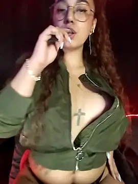 liannalee  online show from 13, 11, 2025