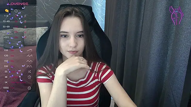 Snapshot of Alice_Weiss chatting on 7, 7, 2026 Alice Weiss online show from 7, 7, 2026