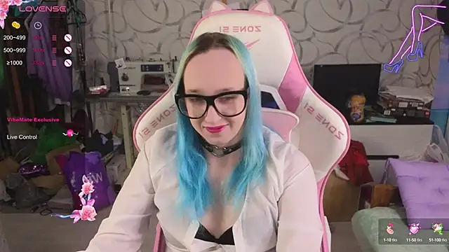 SexyTrixyLove online show from 3, 10, 2025