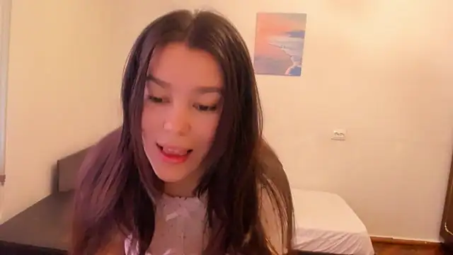 Snapshot of LunaXmii chatting on 8, 3, 2025 LunaXmii online show from 8, 3, 2025