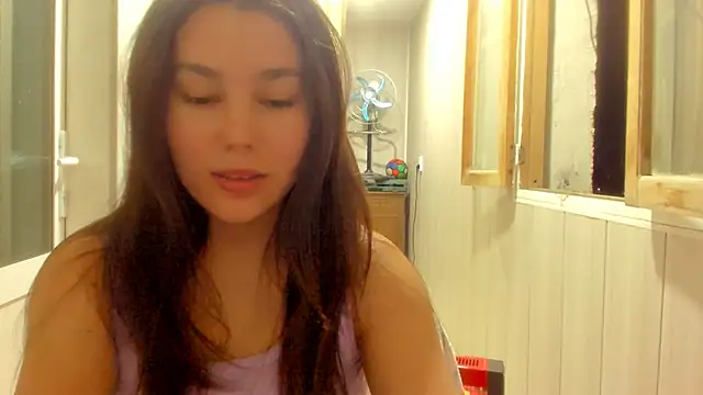 Snapshot of LunaXmii chatting on 4, 10, 2025 LunaXmii online show from 4, 10, 2025