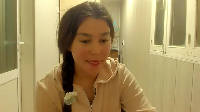 Snapshot of LunaXmii chatting on 1, 11, 2025 LunaXmii online show from 1, 11, 2025