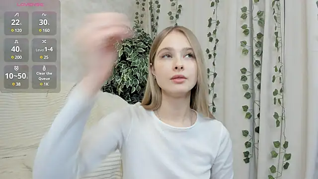 Snapshot of mell_milles chatting on 5, 1, 2025 mell milles online show from 5, 1, 2025