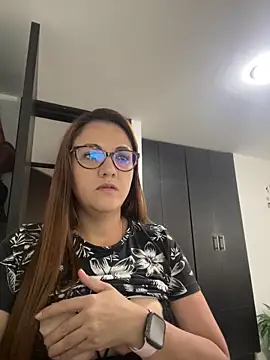 Shianrose online show from 6, 3, 2025