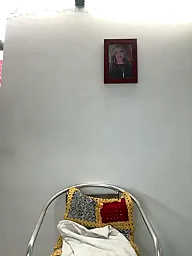 Snapshot of Emmy_flow chatting on 15, 10, 2025 Emmy flow online show from 15, 10, 2025