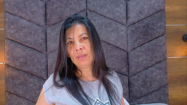 JaylaScott   online show from 13, 4, 2026