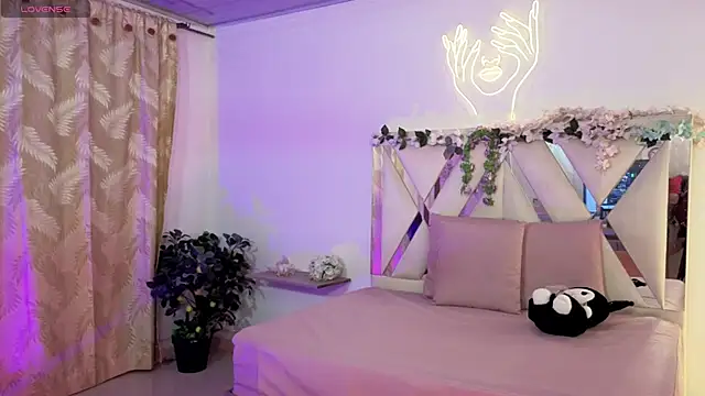 hina tay online show from 9, 4, 2026