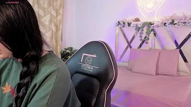 hina tay online show from 15, 3, 2026