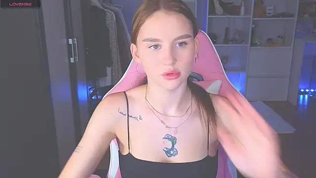 Snapshot of doll_barbieee chatting on 21, 6, 2026 doll barbieee online show from 21, 6, 2026