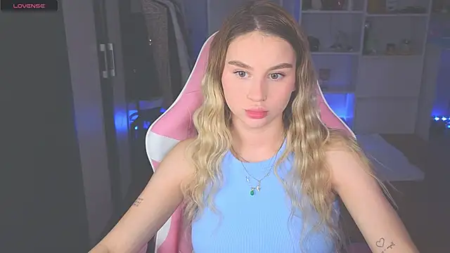 Snapshot of doll_barbieee chatting on 19, 6, 2026 doll barbieee online show from 19, 6, 2026