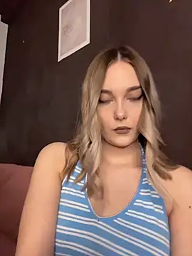 Snapshot of Alisa_Rise chatting on 29, 3, 2026 Alisa Rise online show from 29, 3, 2026