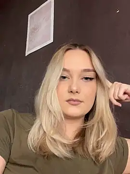 Snapshot of Alisa_Rise chatting on 11, 10, 2025 Alisa Rise online show from 11, 10, 2025