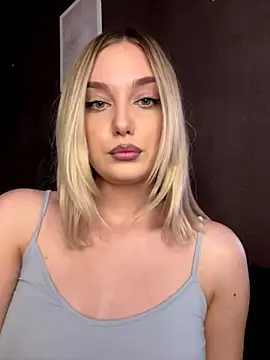 Snapshot of Alisa_Rise chatting on 8, 11, 2025 Alisa Rise online show from 8, 11, 2025