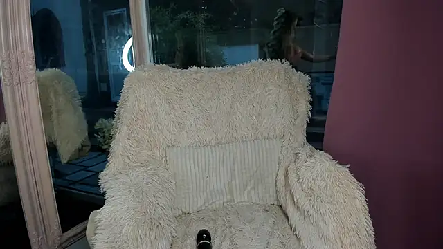 Mia  Milan online show from 3, 12, 2025