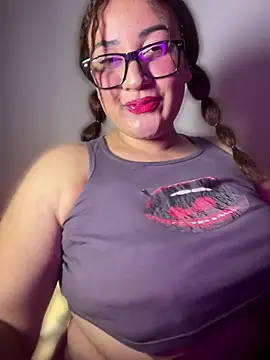 alexxaa96 online show from 9, 6, 2026