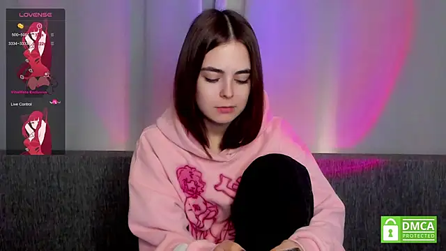 Snapshot of JulianaHaith chatting on 1, 2, 2025 JulianaHaith online show from 1, 2, 2025