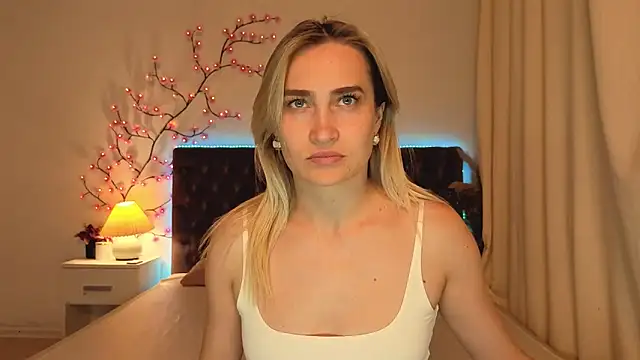Snapshot of KateOwyns chatting on 4, 6, 2026 KateOwyns online show from 4, 6, 2026