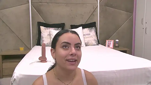 ElyzaIbarra online show from 14, 10, 2025