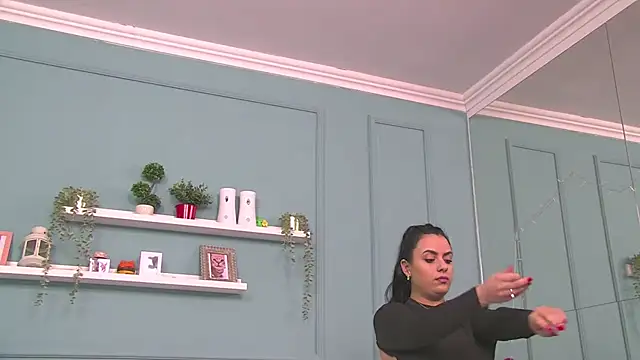 ElyzaIbarra online show from 9, 3, 2025