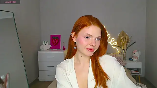 Red  Candy online show from 13, 2, 2025