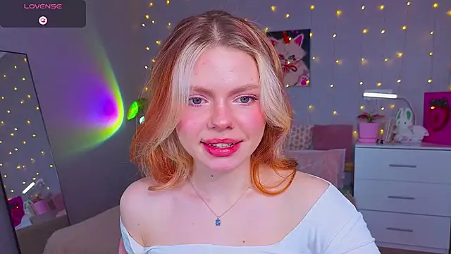 Red  Candy online show from 12, 4, 2026