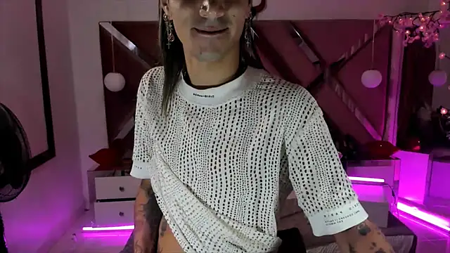 Snapshot of georgie_latin99 chatting on 18, 9, 2025 georgie latin99 online show from 18, 9, 2025
