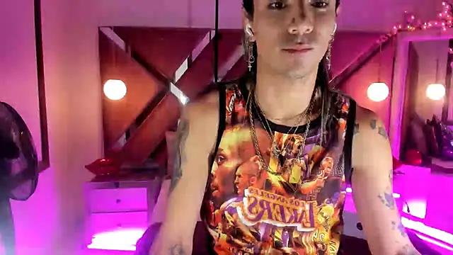 Snapshot of georgie_latin99 chatting on 24, 9, 2025 georgie latin99 online show from 24, 9, 2025