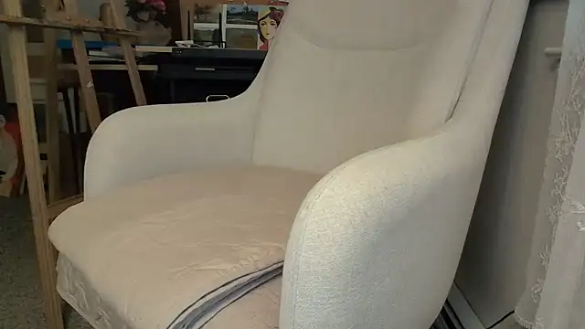 naughtyonbicycle online show from 19, 4, 2026