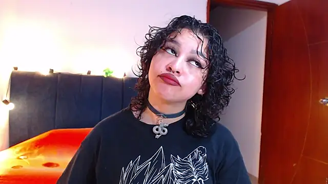 Snapshot of Bitsy_Messy chatting on 21, 6, 2026 Bitsy Messy online show from 21, 6, 2026