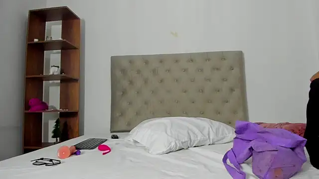 Angelaa ramirez online show from 20, 2, 2025