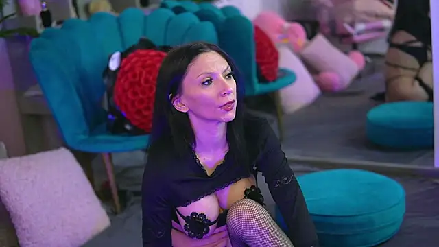 VivianneSteinX online show from 2, 3, 2025