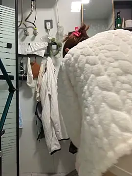 Aimeil online show from 8, 11, 2025