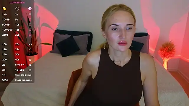 Snapshot of AlisssaRose chatting on 8, 10, 2025 AlisssaRose online show from 8, 10, 2025