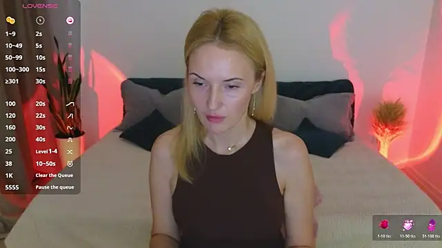 Snapshot of AlisssaRose chatting on 6, 11, 2025 AlisssaRose online show from 6, 11, 2025