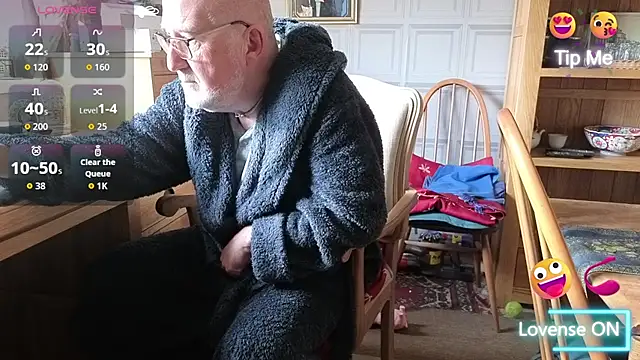 Snapshot of Adamdaddybear chatting on 19, 9, 2025 Adamdaddybear online show from 19, 9, 2025