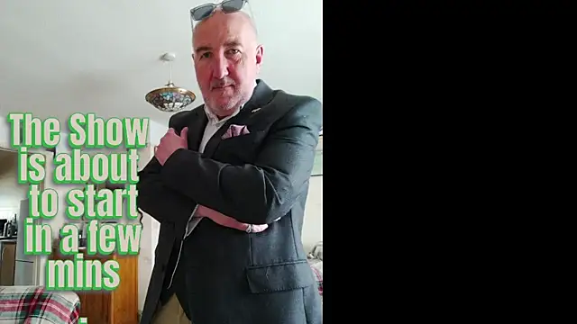 Snapshot of Adamdaddybear chatting on 4, 10, 2025 Adamdaddybear online show from 4, 10, 2025