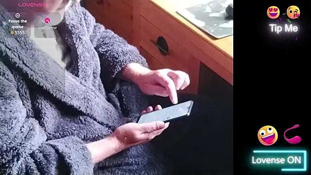 Snapshot of Adamdaddybear chatting on 13, 9, 2025 Adamdaddybear online show from 13, 9, 2025