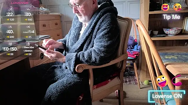 Snapshot of Adamdaddybear chatting on 24, 9, 2025 Adamdaddybear online show from 24, 9, 2025