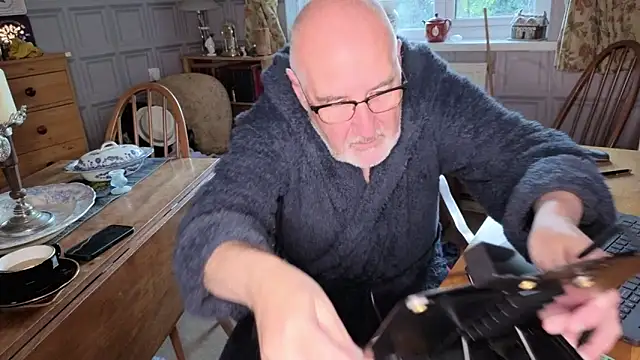 Snapshot of Adamdaddybear chatting on 27, 10, 2025 Adamdaddybear online show from 27, 10, 2025