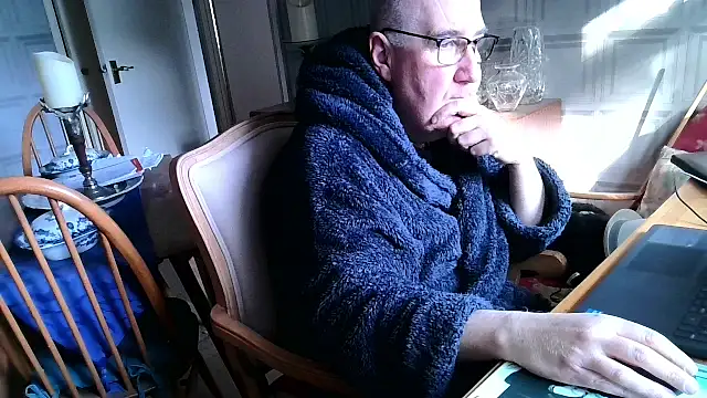 Snapshot of Adamdaddybear chatting on 8, 3, 2025 Adamdaddybear online show from 8, 3, 2025