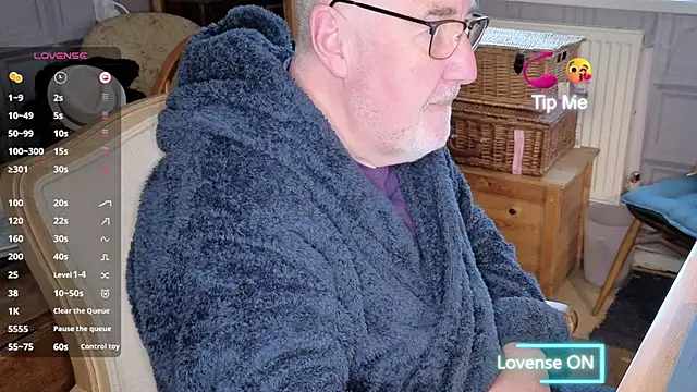 Snapshot of Adamdaddybear chatting on 27, 11, 2025 Adamdaddybear online show from 27, 11, 2025