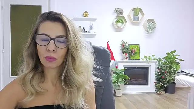 SukyGirl online show from 28, 11, 2025