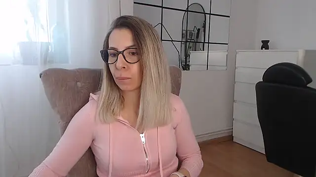 SukyGirl online show from 4, 2, 2025