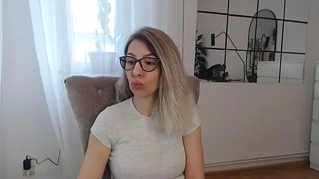 SukyGirl online show from 1, 2, 2025