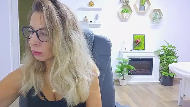 SukyGirl online show from 24, 10, 2025